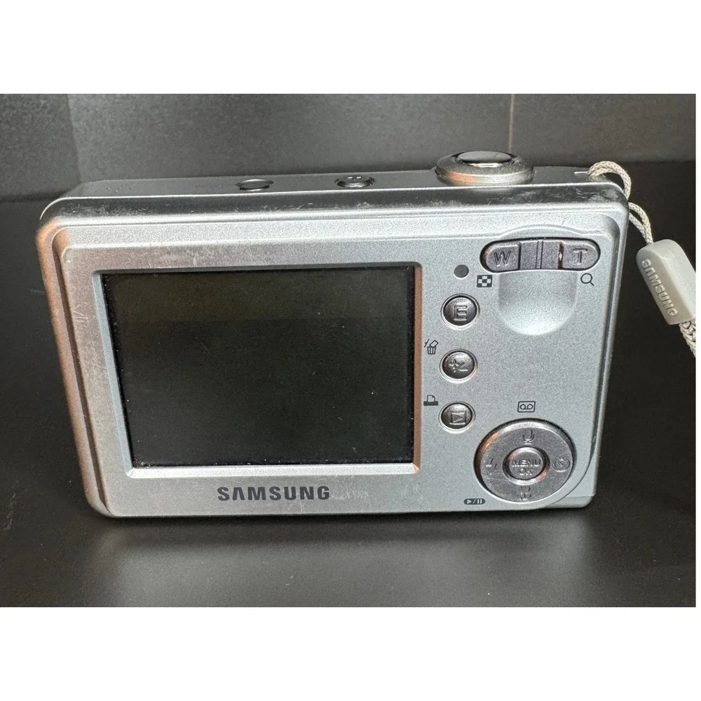 Samsung Digimax D53 Digital Camera Silver 5MP *READ*